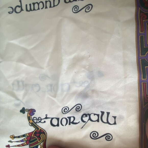 Vtg Book of Kells Irish Green Silk Scarf Celtic Knot Animal Griffins 12" x 52" - Picture 9 of 9
